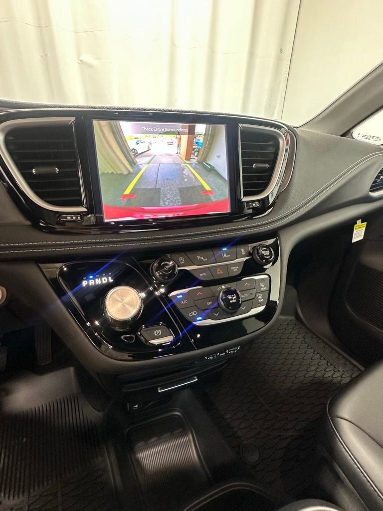 New 2025 Chrysler Pacifica Select w/ Fav Edition Package image 19