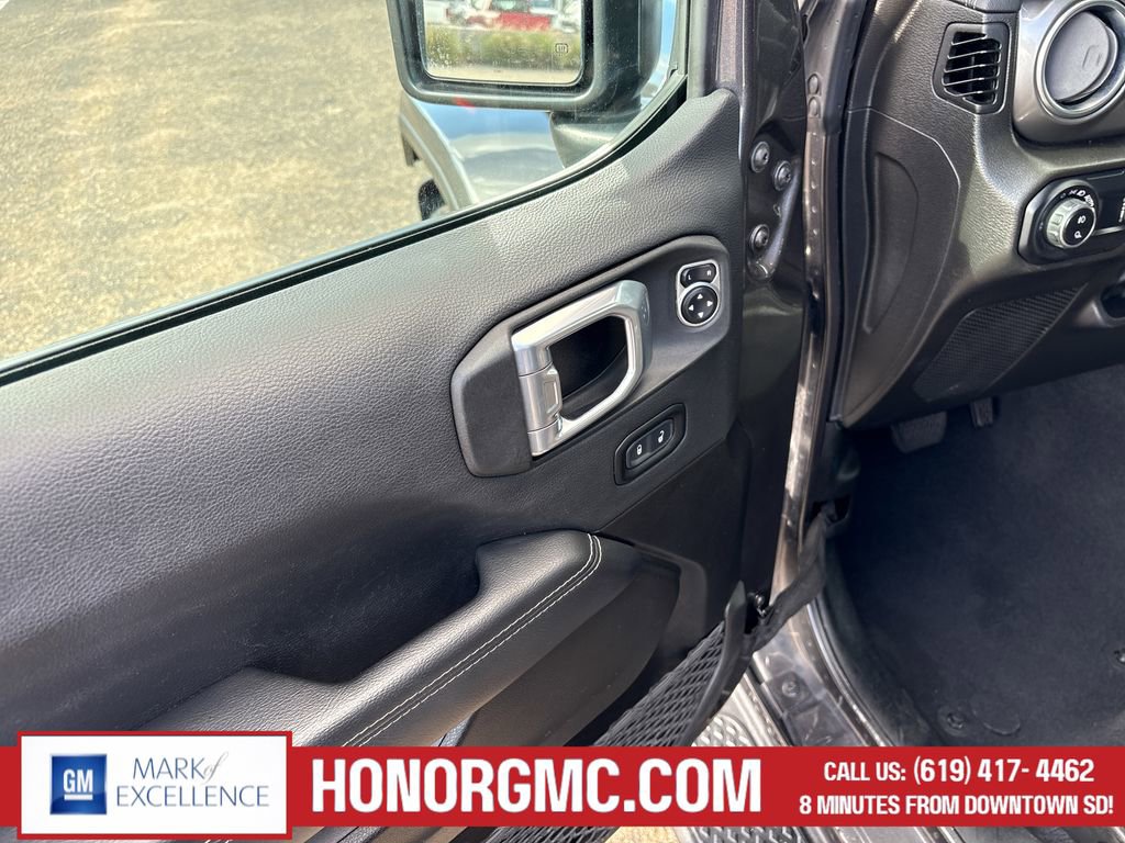 Used 2023 Jeep Gladiator Overland image 14