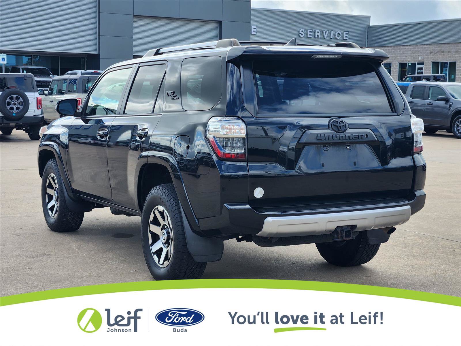 Used 2018 Toyota 4Runner TRD Off-Road Premium AWD/4WD image 4