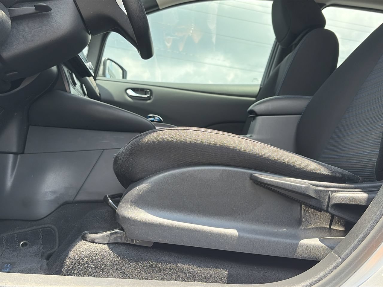 Used 2023 Nissan Leaf S FWD image 15