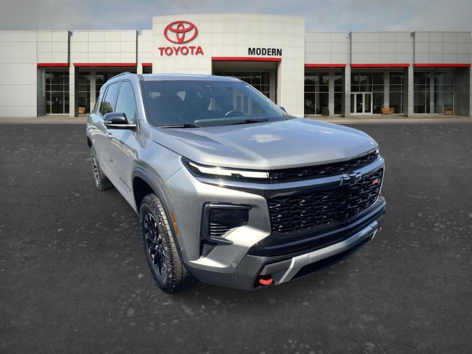Used 2024 Chevrolet Traverse Z71 w/ Enhanced Driving Package AWD/4WD image 3