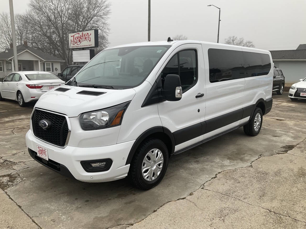 Used 2023 Ford Transit 350 XLT image 6