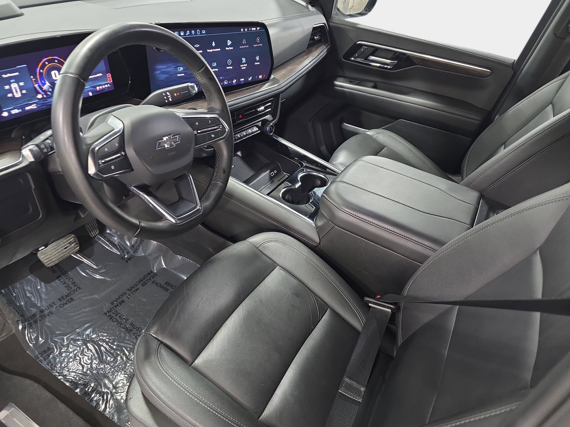 Used 2025 Chevrolet Tahoe Z71 AWD/4WD image 16