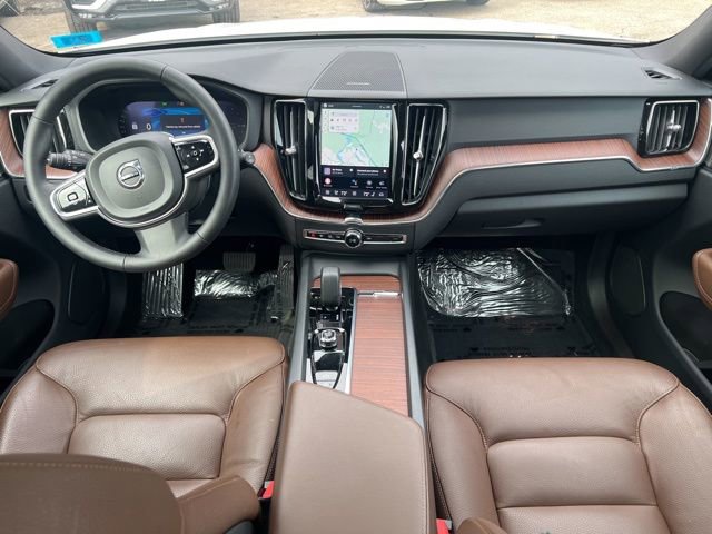 Certified 2024 Volvo XC60 T8 Plus w/ Protection Package Premier image 21
