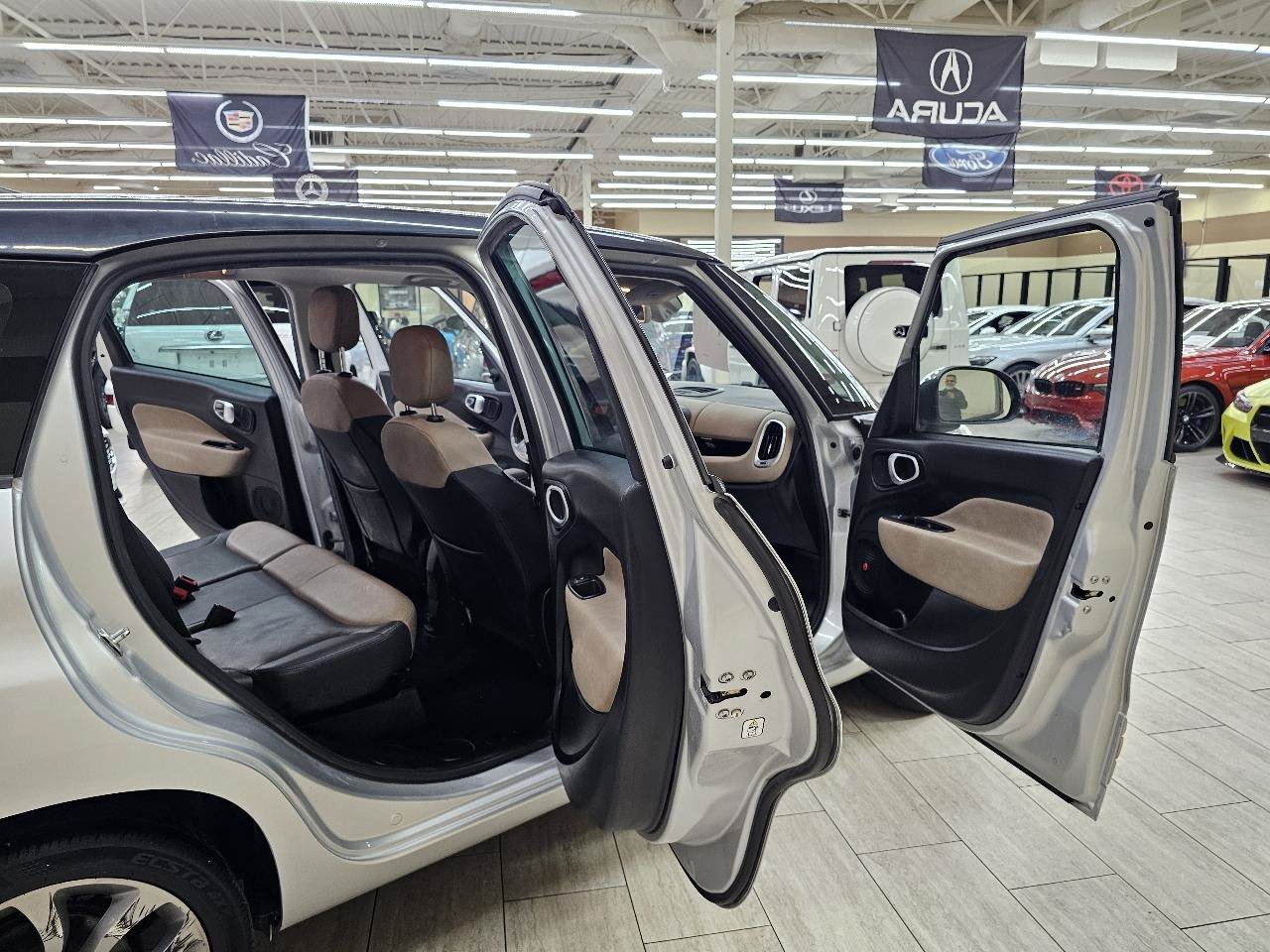 Used 2017 FIAT 500L Lounge w/ Premium Package FWD image 13
