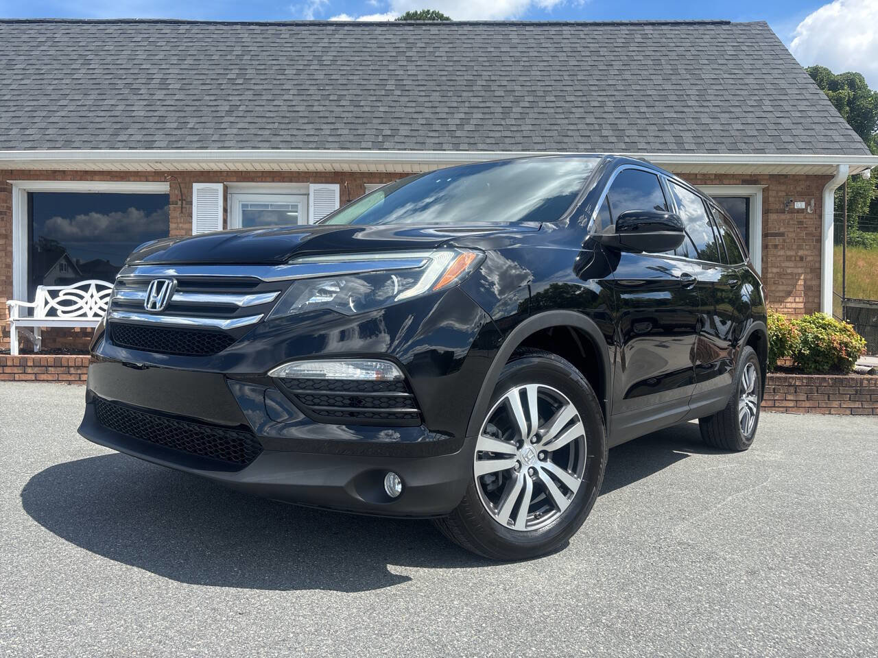 Used 2017 Honda Pilot EX-L image 4