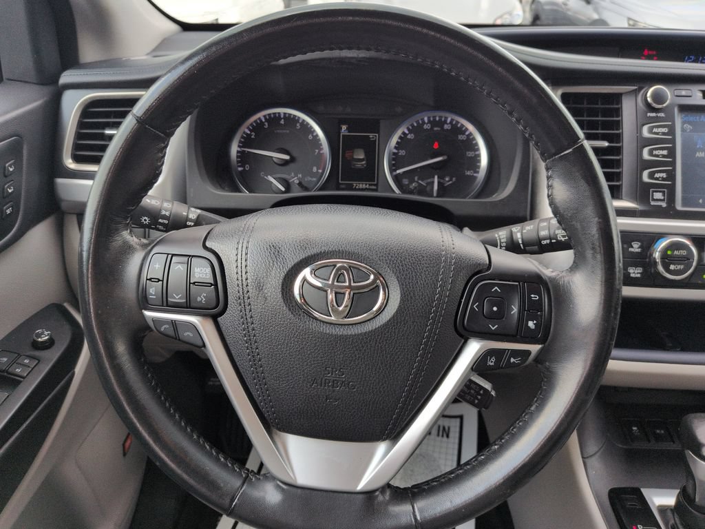 Used 2017 Toyota Highlander Limited AWD/4WD image 14