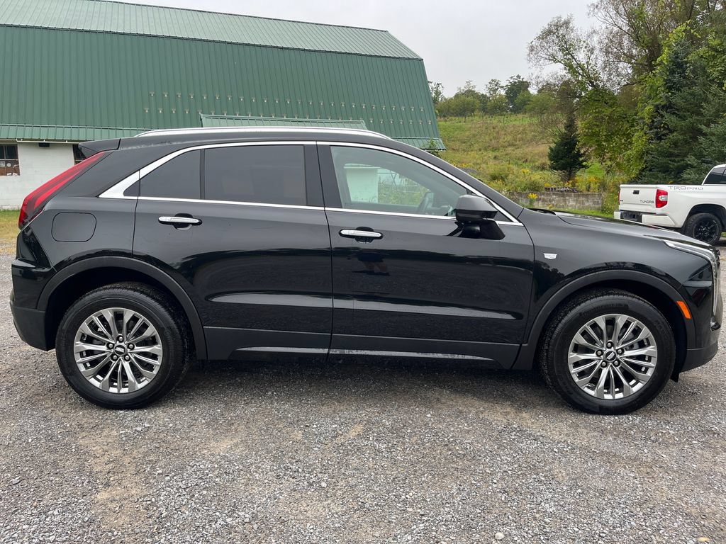 Used 2025 Cadillac XT4 Premium Luxury AWD/4WD image 4