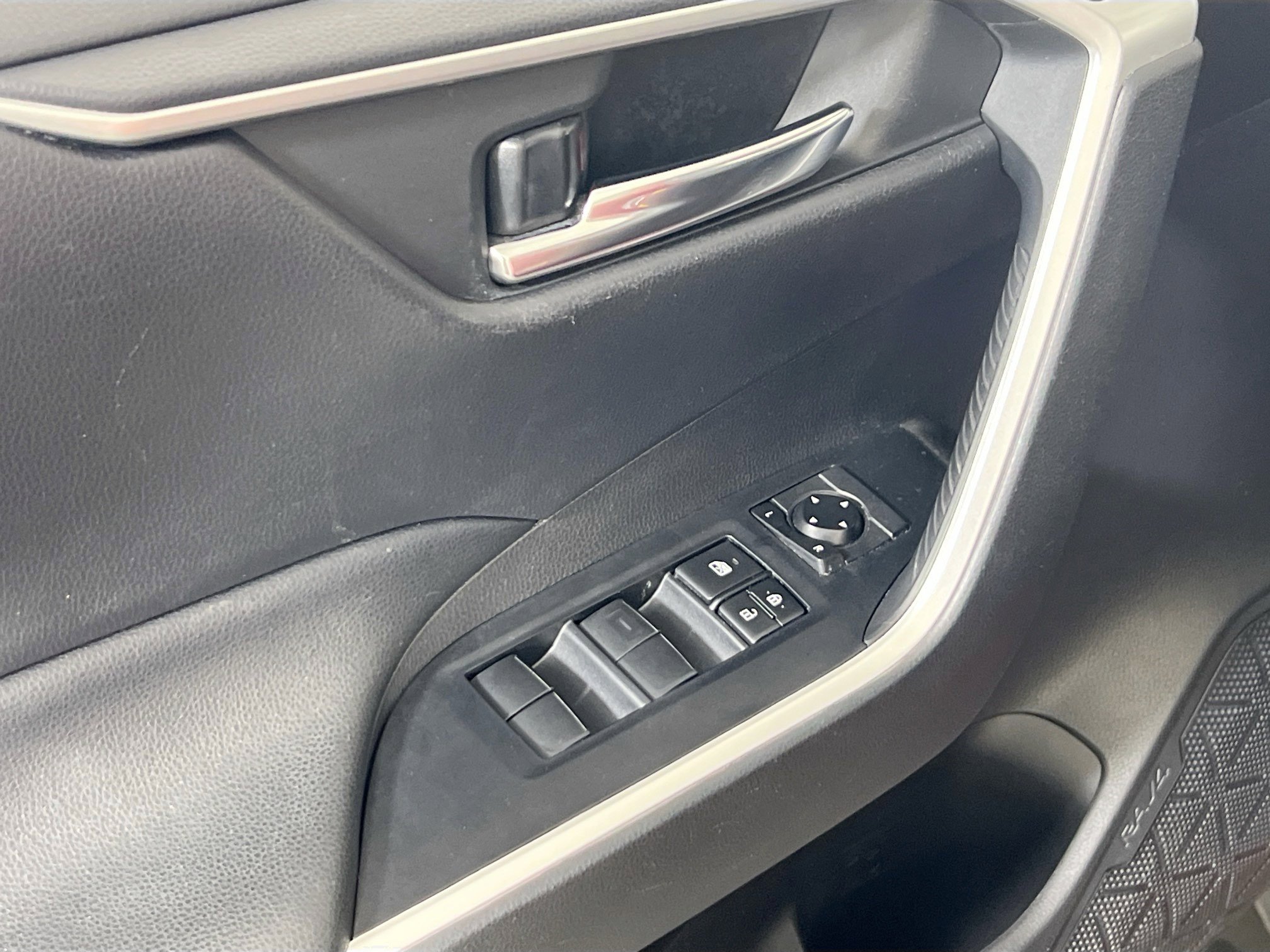 Used 2020 Toyota RAV4 XLE w/ All Weather Liner Package image 17