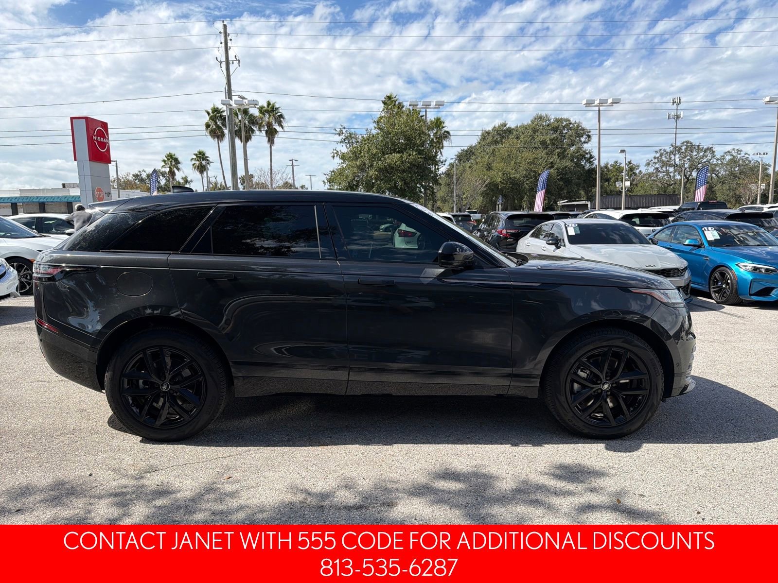 Used 2025 Land Rover Range Rover Velar Dynamic SE image 3