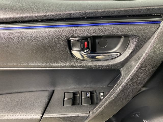Certified 2018 Toyota Corolla SE w/ SE Premium Package FWD image 21