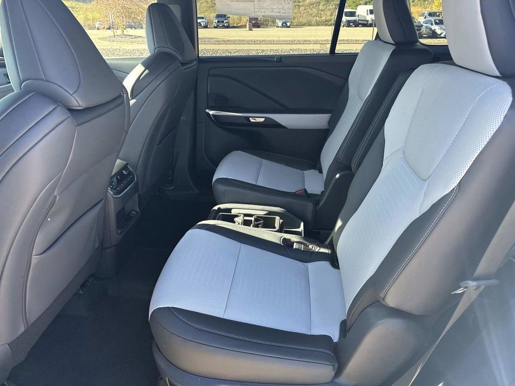 New 2026 Lexus TX 500h AWD image 12