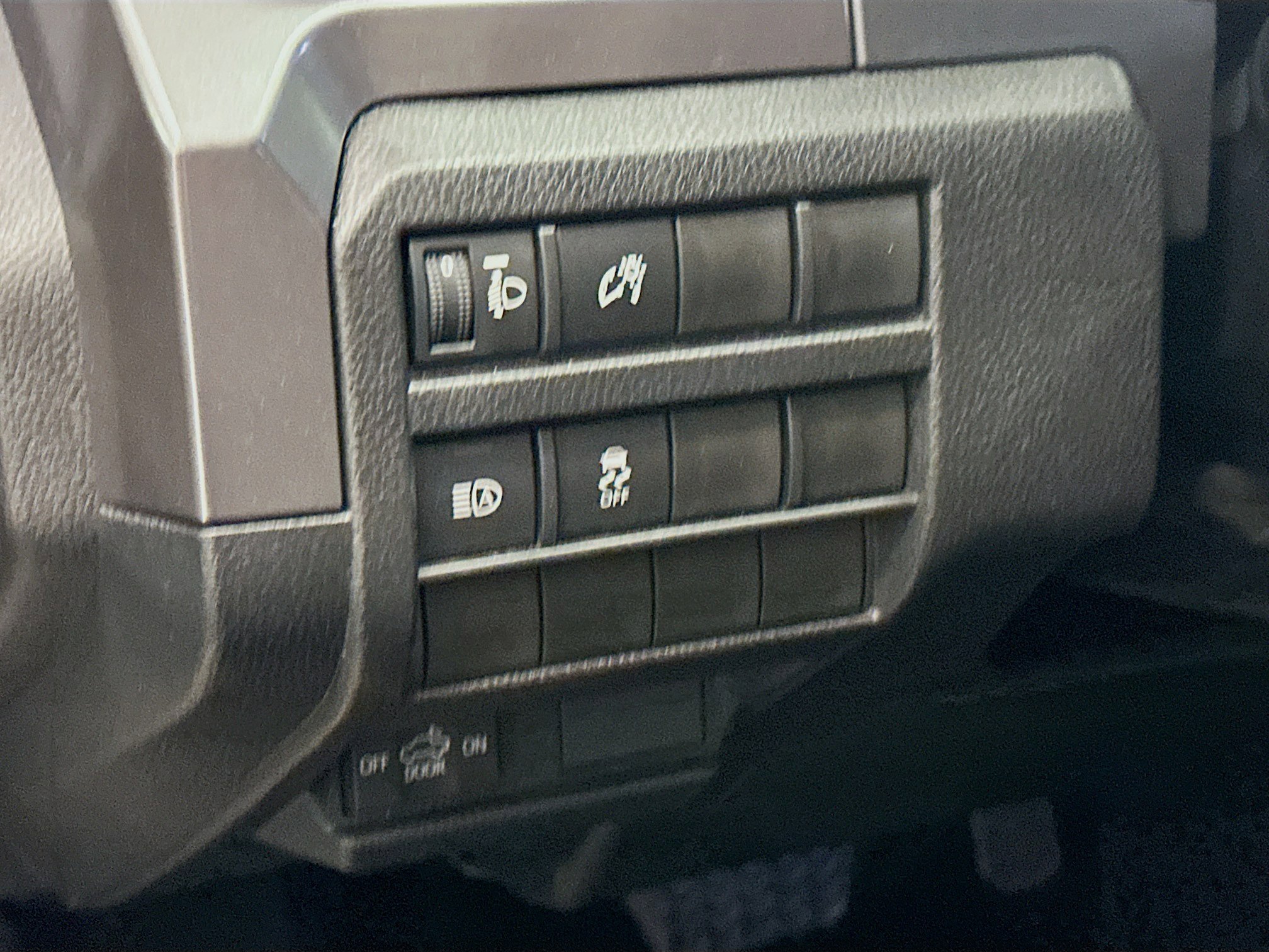 Used 2025 Toyota Tacoma TRD Off-Road image 17