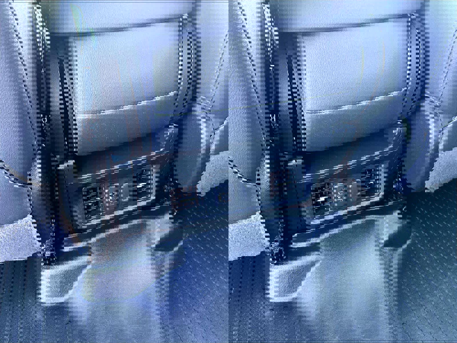 Used 2020 Chevrolet Silverado 2500 LTZ image 28