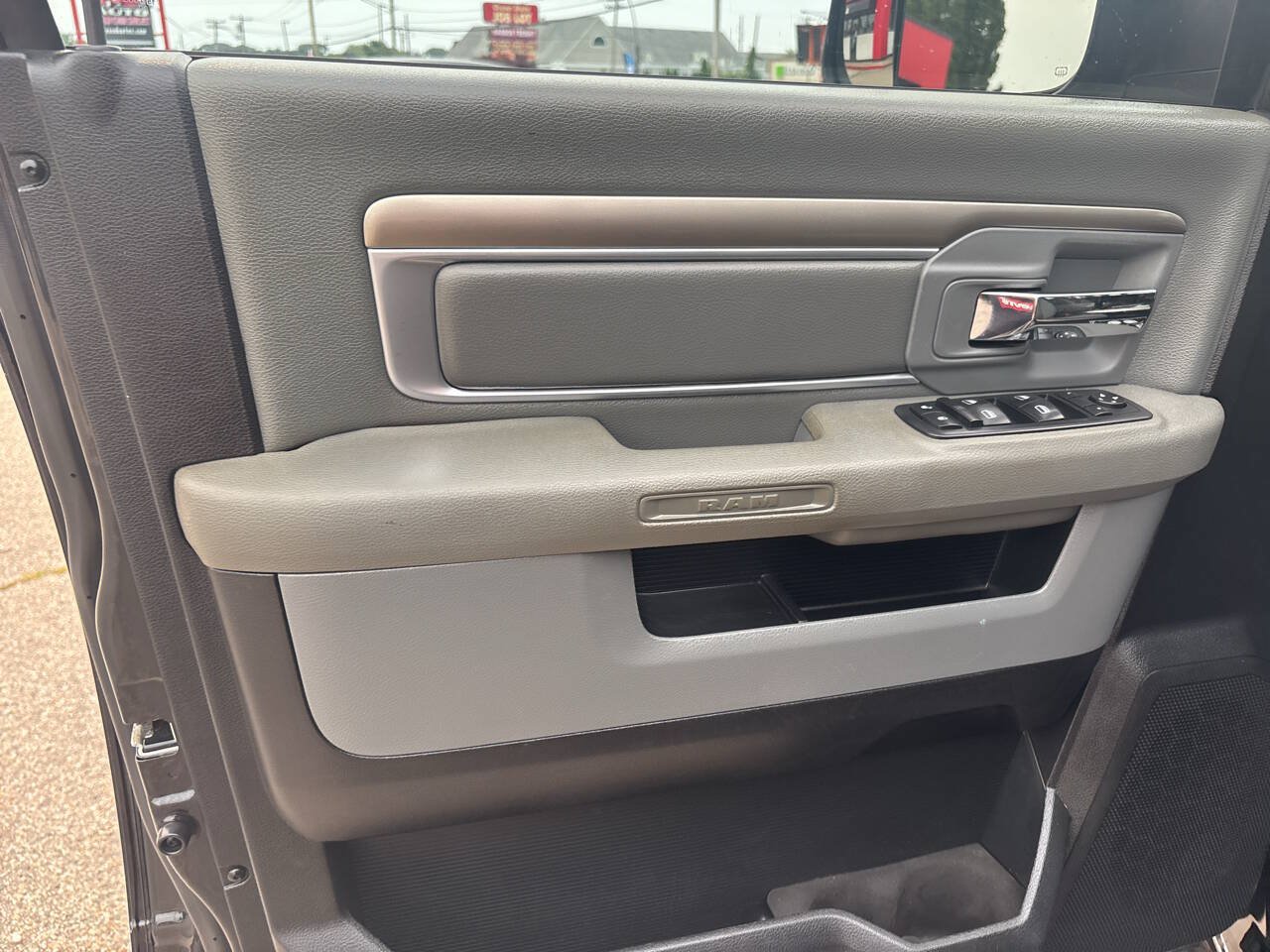Used 2016 RAM 1500 Outdoorsman AWD/4WD image 39