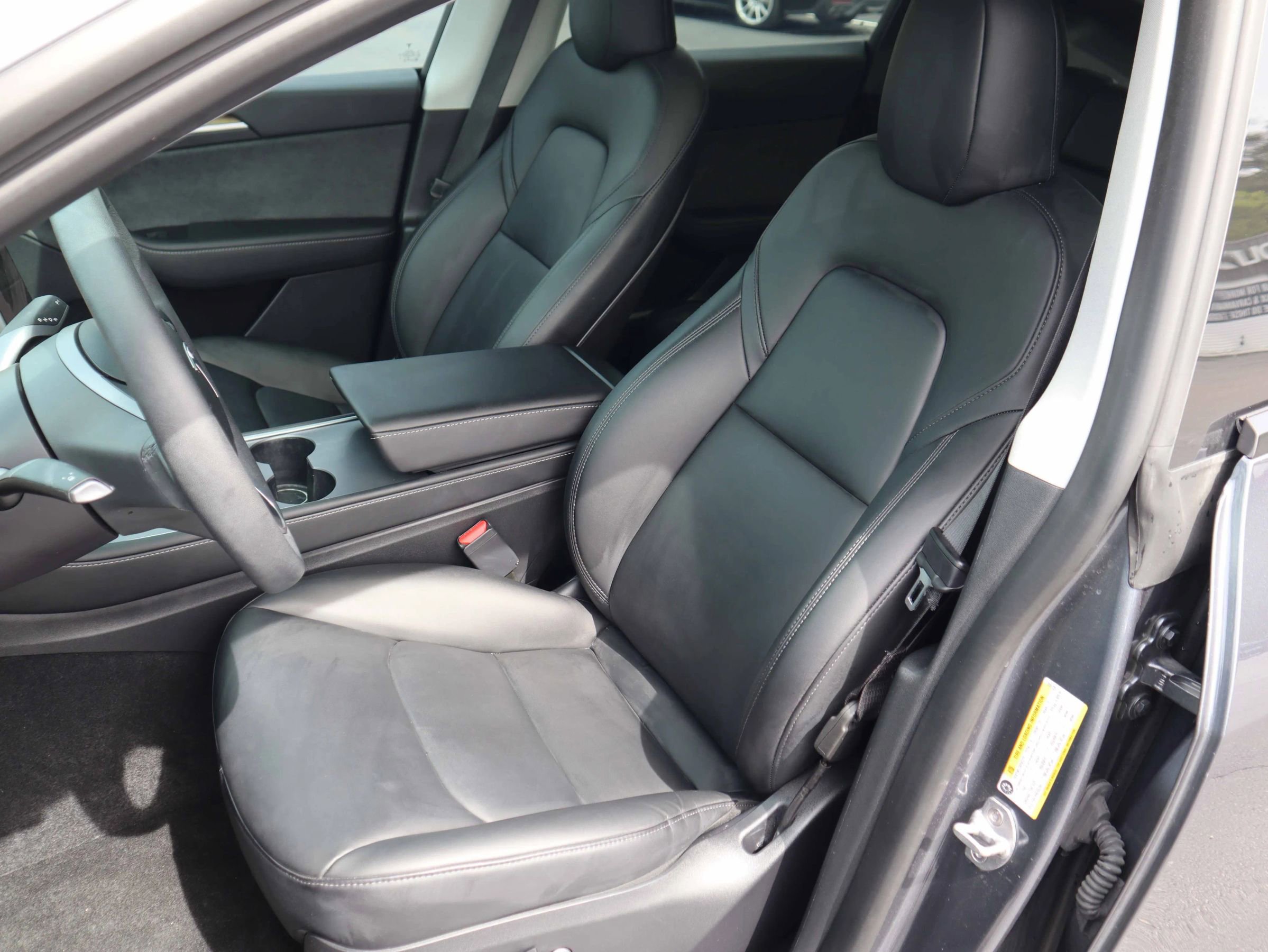 Used 2023 Tesla Model Y Long Range image 2