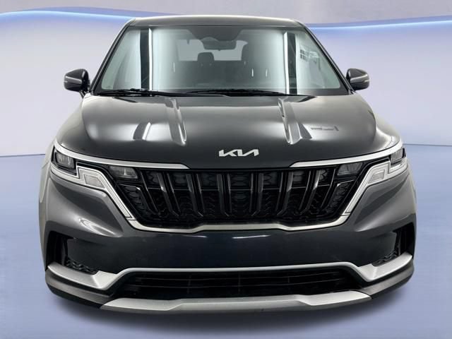 Used 2023 Kia Carnival LX FWD image 2
