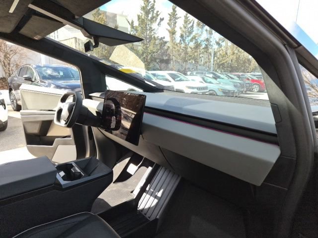Used 2024 Tesla Cybertruck AWD Crew Cab image 10