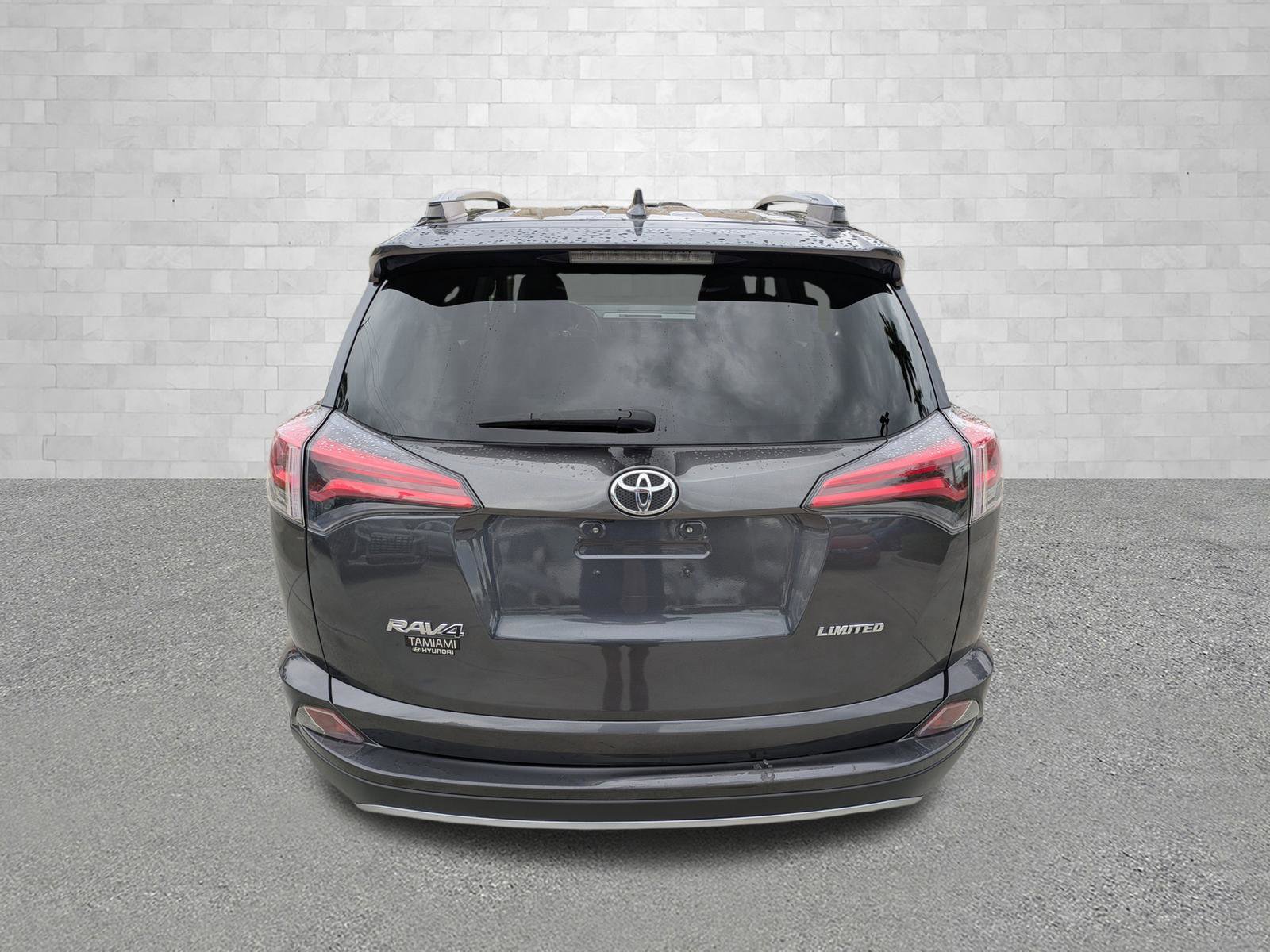 Used 2018 Toyota RAV4 Limited FWD image 2