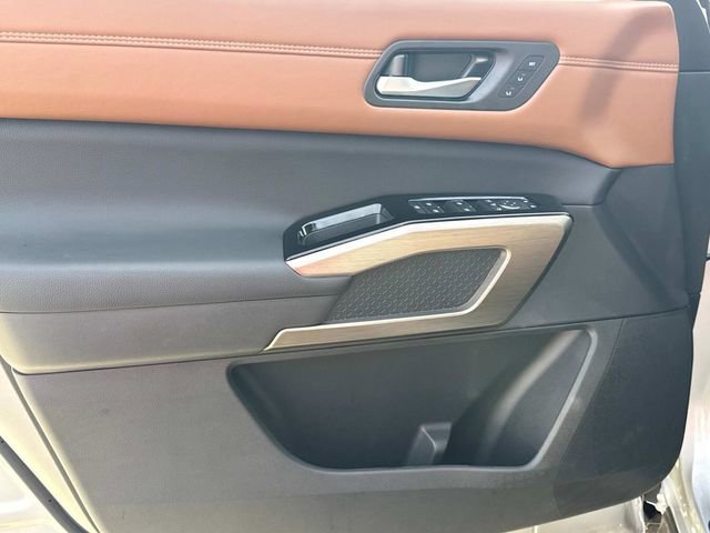 Used 2025 Nissan Pathfinder Platinum w/ Cargo Package image 25