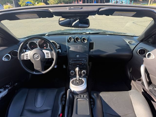 Used 2008 Nissan 350Z Touring RWD image 3