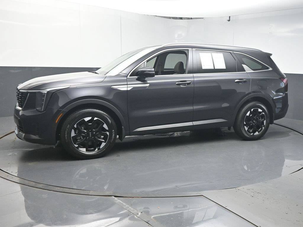 Used 2025 Kia Sorento S FWD image 4