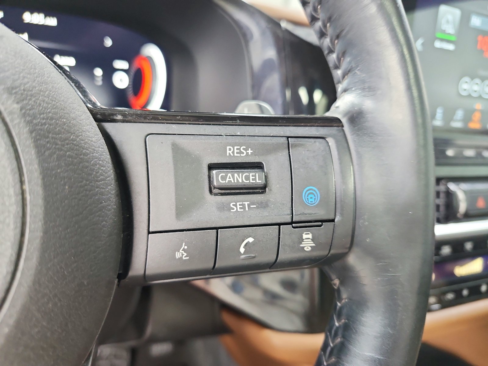 Used 2023 Nissan Pathfinder Platinum w/ Cargo Package AWD/4WD image 25