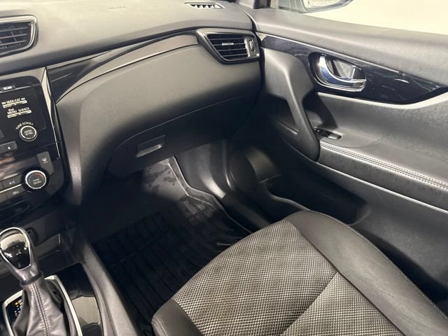 Used 2017 Nissan Rogue Sport SV AWD/4WD image 27