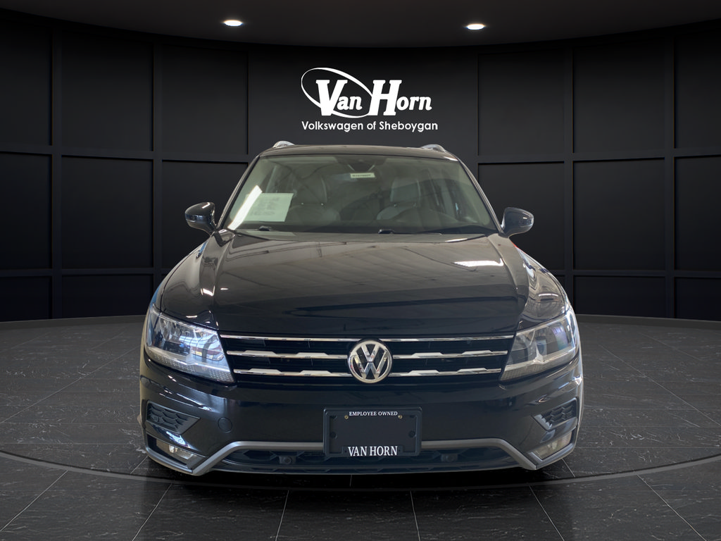 Used 2020 Volkswagen Tiguan SEL AWD/4WD image 2