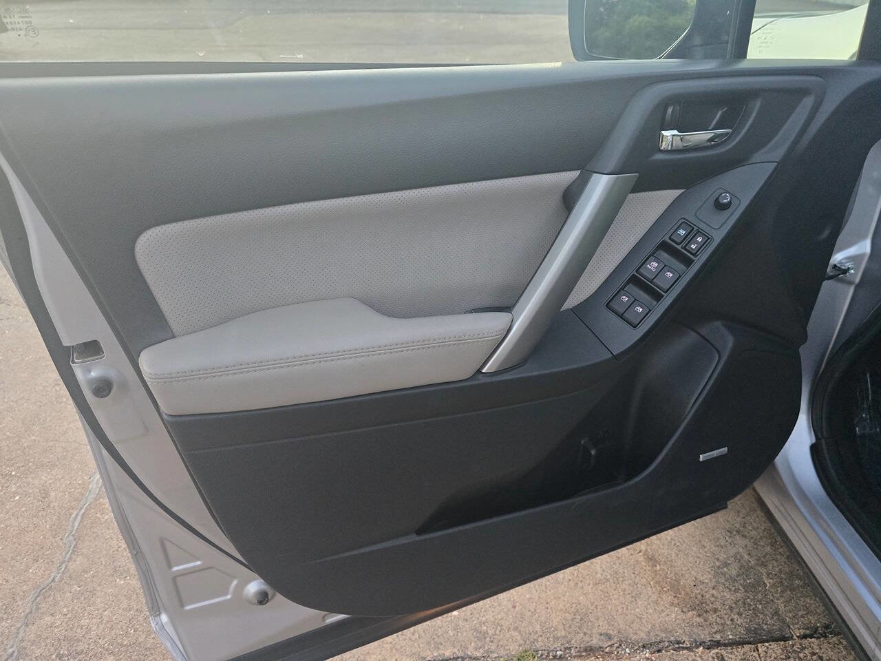 Used 2016 Subaru Forester 2.5i Limited image 19