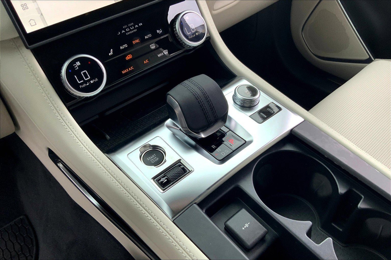 New 2026 Jaguar F-PACE R-Dynamic S image 8