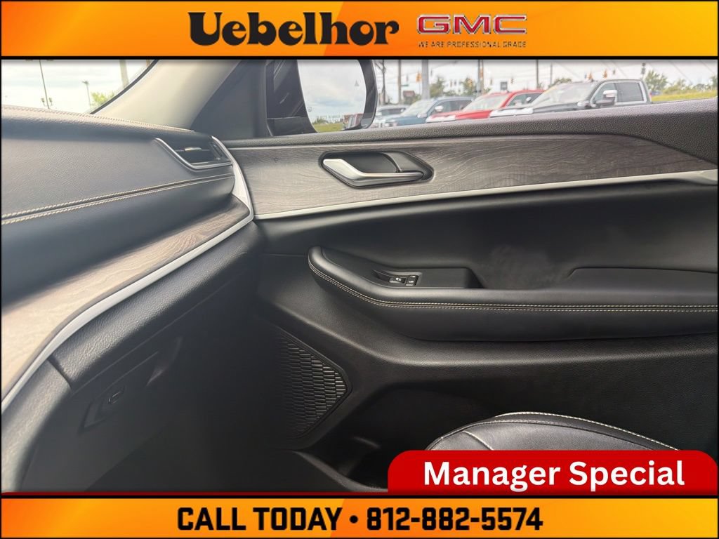 Used 2023 Jeep Grand Cherokee Limited w/ Trailer Tow Prep Group (B) AWD/4WD image 33