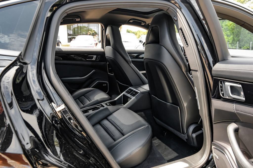 Used 2018 Porsche Panamera 4 AWD/4WD image 38