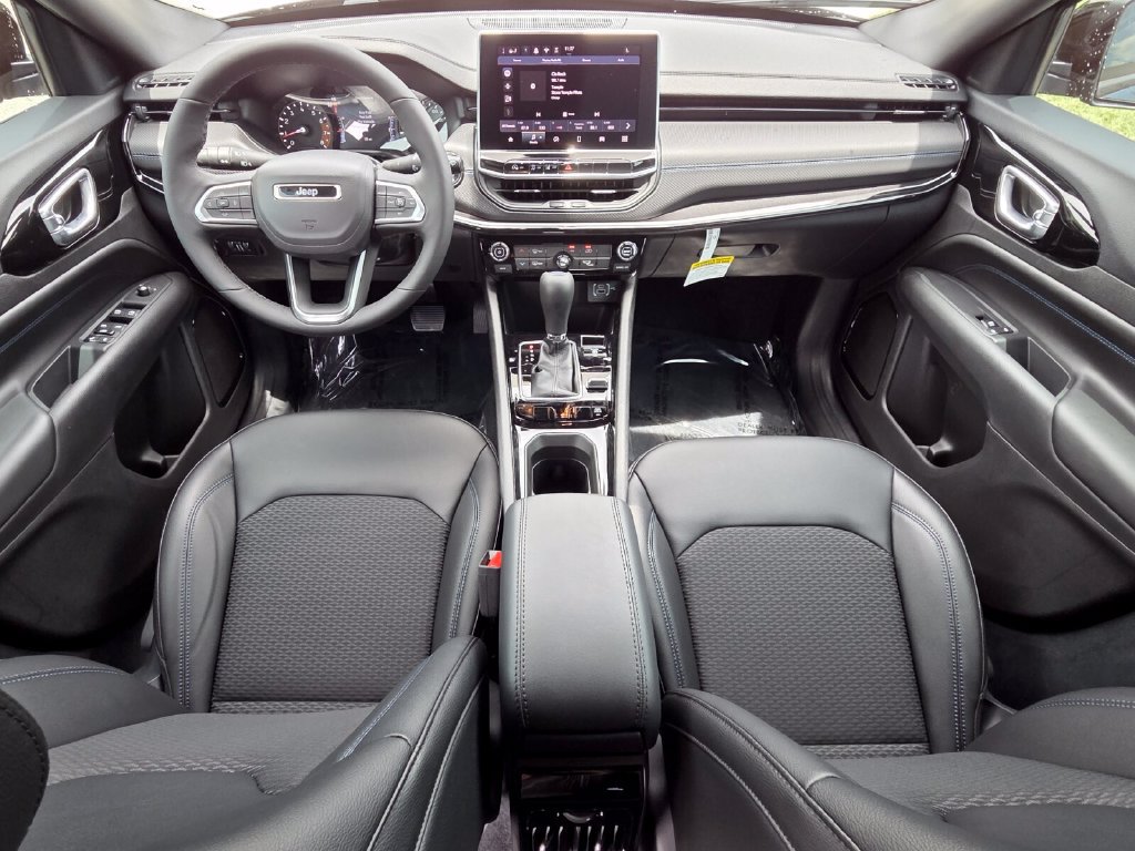 New 2026 Jeep Compass Latitude AWD/4WD image 24