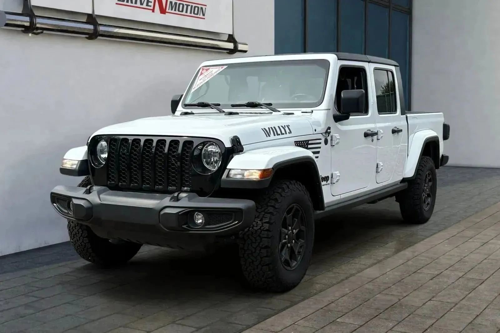 Used 2023 Jeep Gladiator Sport image 9