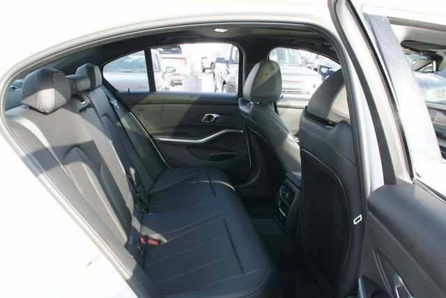 Used 2025 BMW 330i xDrive Sedan image 32