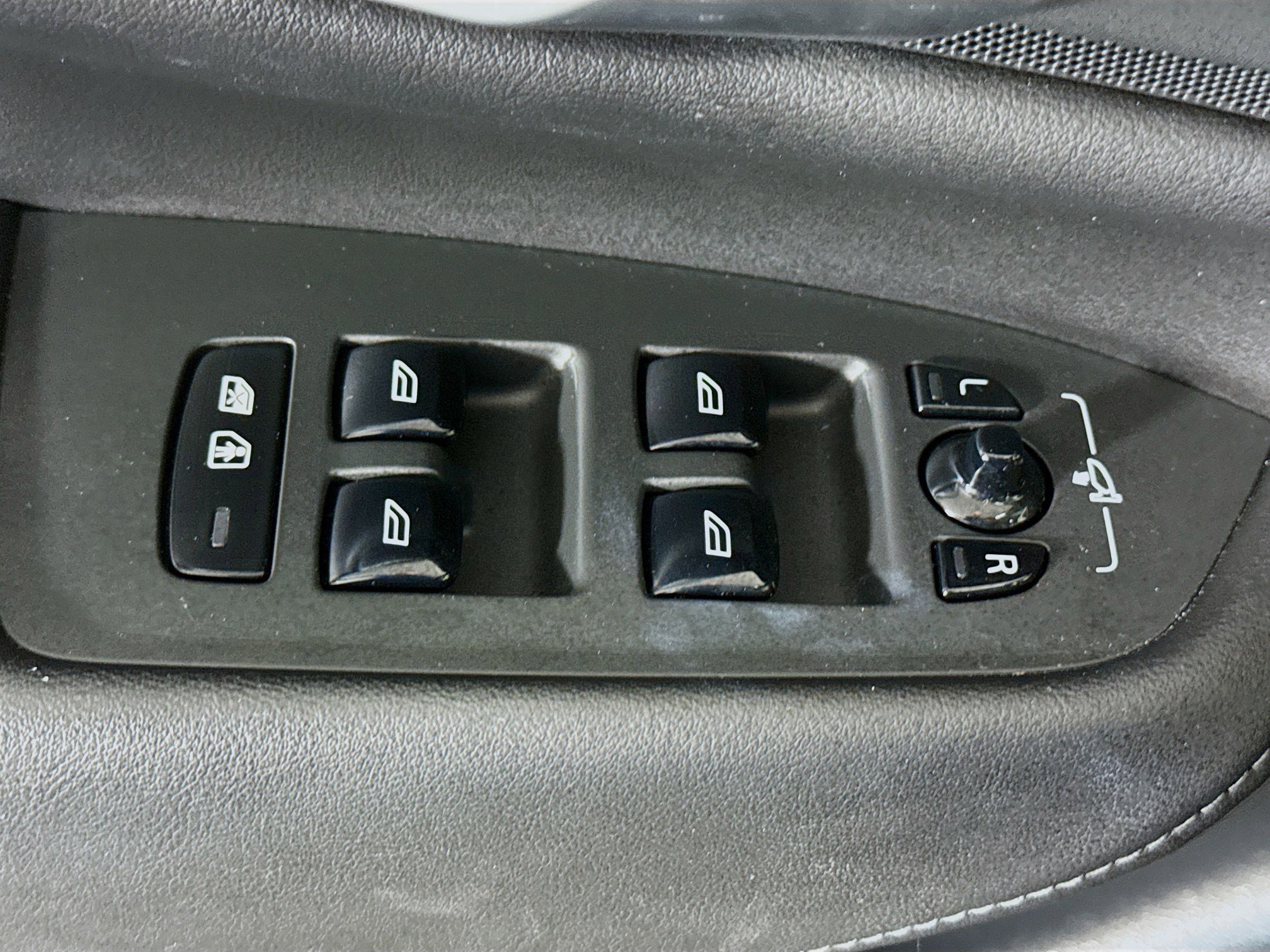 Used 2024 Volvo XC90 B5 Plus image 24