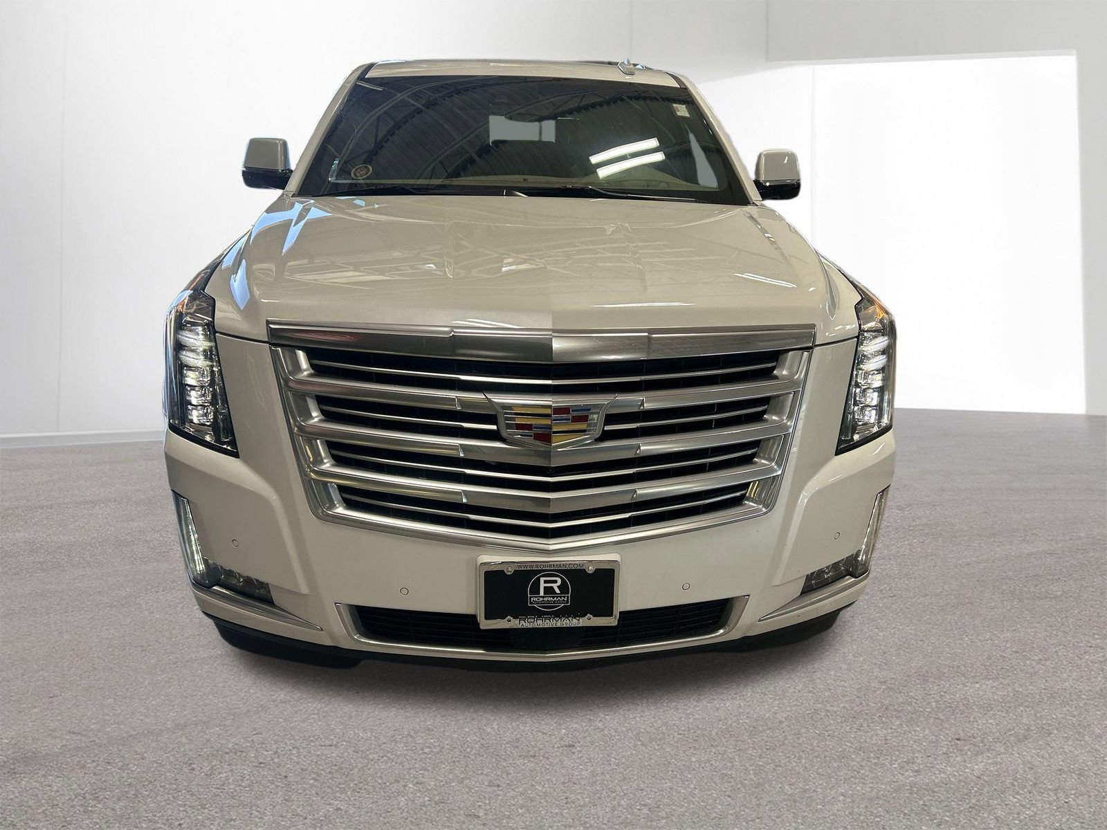Used 2018 Cadillac Escalade Platinum AWD/4WD image 31