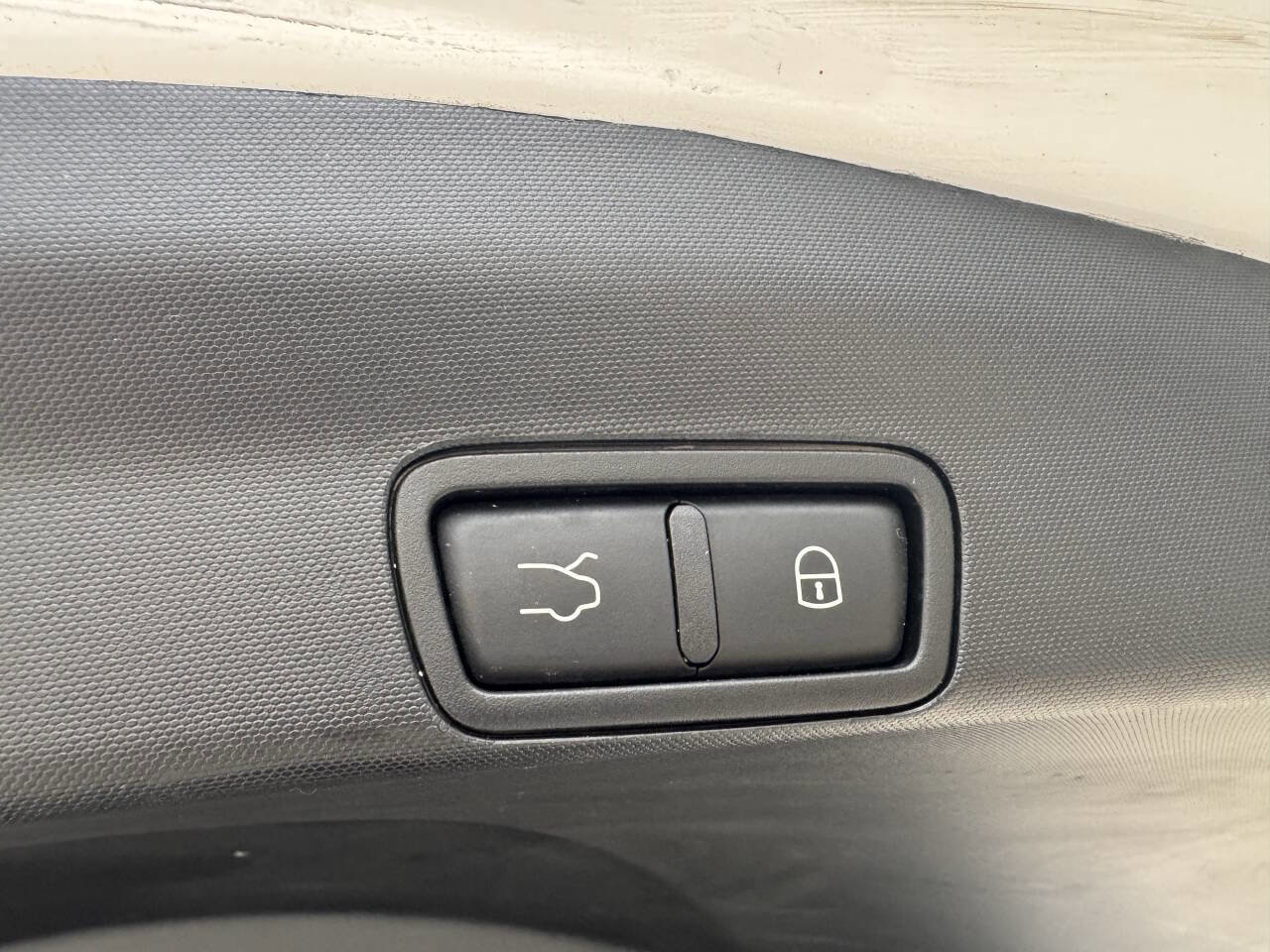 Used 2021 Alfa Romeo Stelvio Ti AWD/4WD image 23