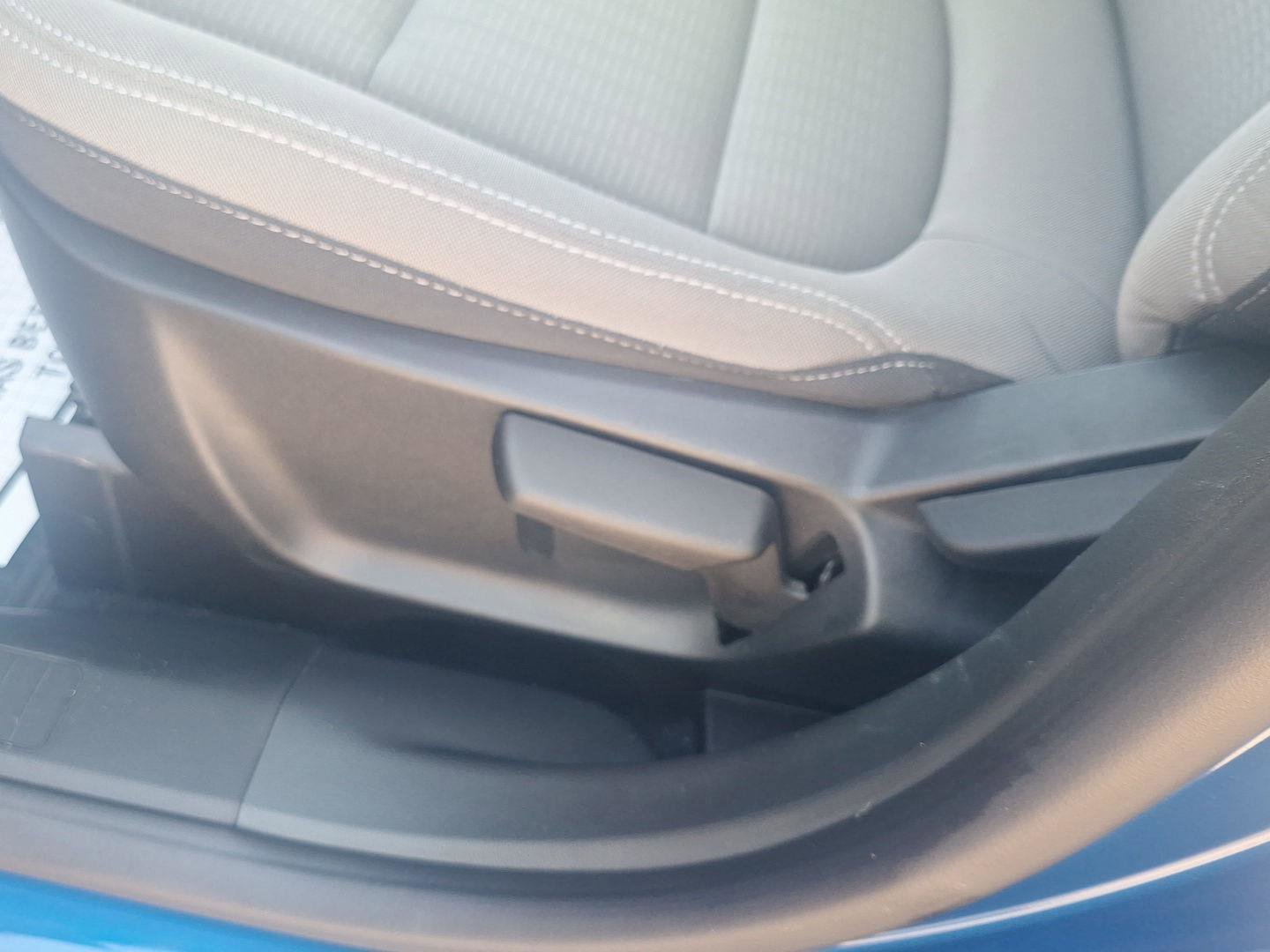 Used 2022 Ford Escape S image 11