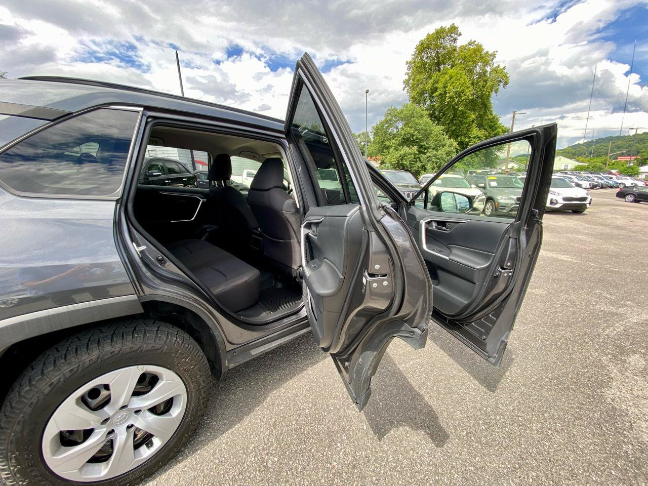 Used 2019 Toyota RAV4 LE w/ All Weather Liner Package AWD/4WD image 10
