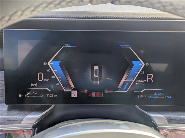 New 2025 BMW 750e xDrive AWD/4WD image 10