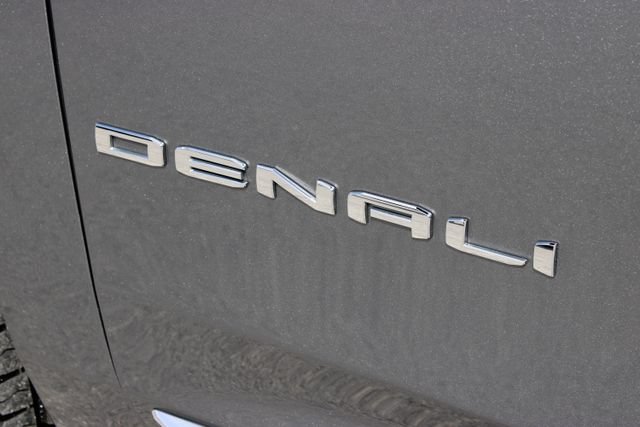 Used 2021 GMC Yukon XL Denali w/ Denali Premium Package AWD/4WD image 17