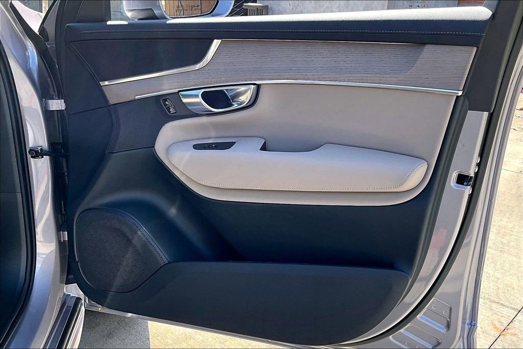 New 2026 Volvo XC90 T8 Core w/ Protection Package Premier image 14