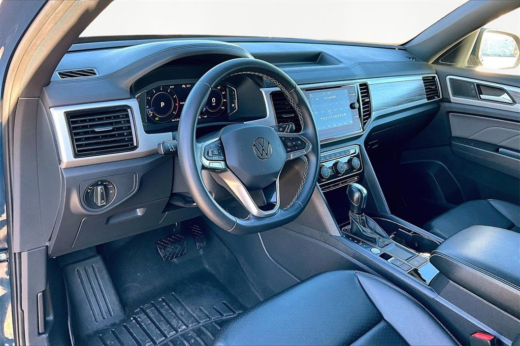 Used 2023 Volkswagen Atlas Cross Sport SE w/ Panoramic Sunroof Package image 14