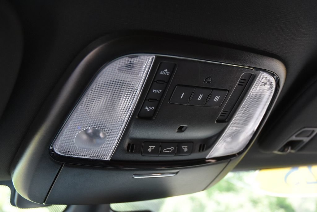 Used 2025 Dodge Durango R/T AWD/4WD image 27