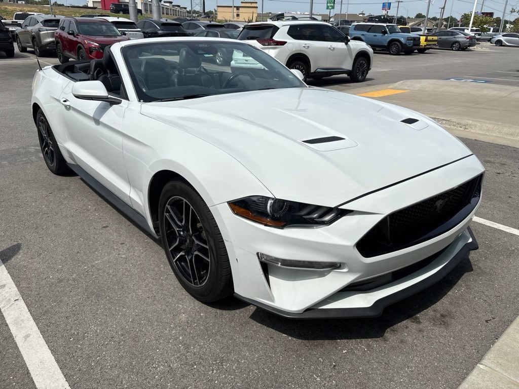 Used 2022 Ford Mustang Premium RWD image 3