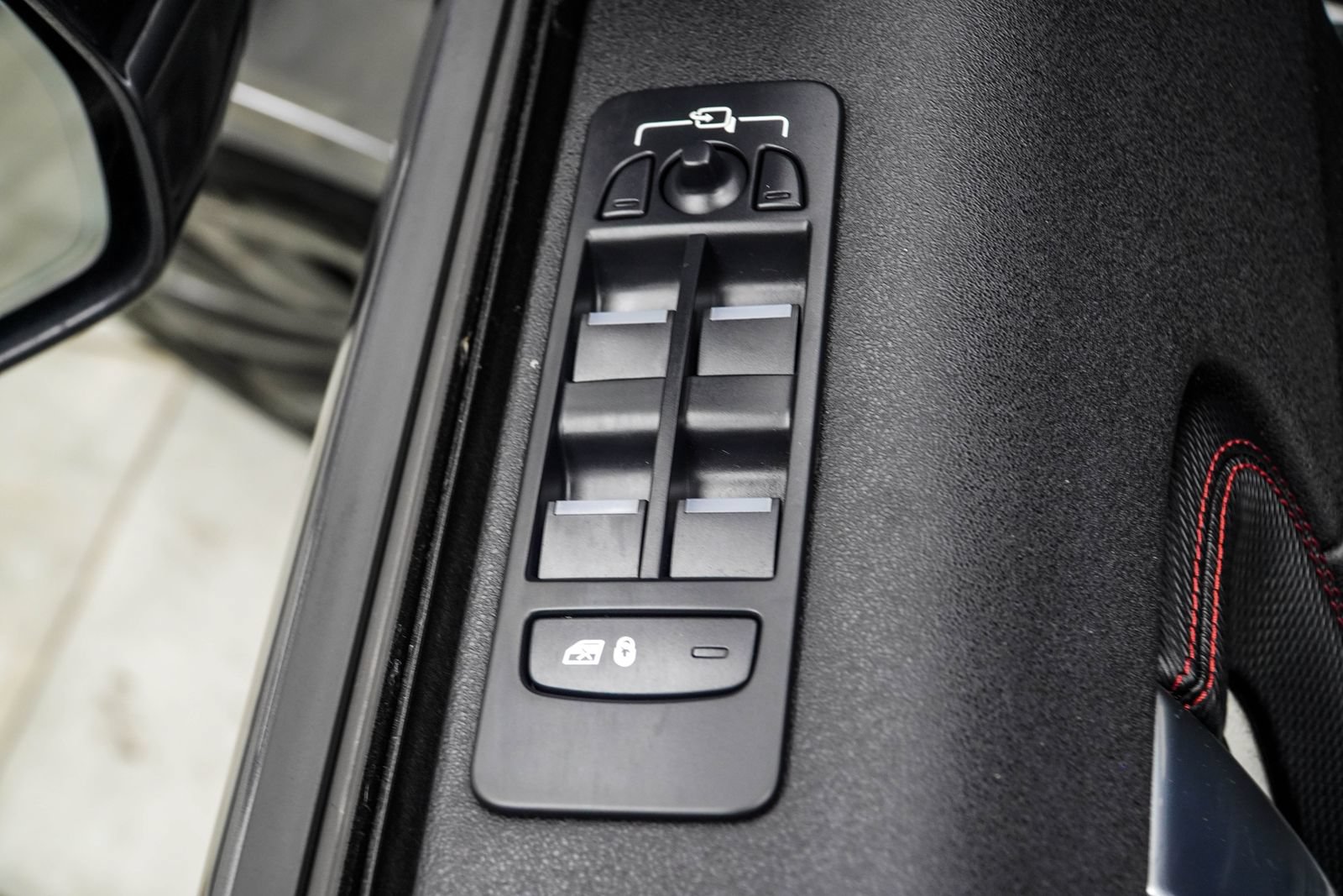 Used 2021 Land Rover Discovery Sport S R-Dynamic AWD/4WD image 34
