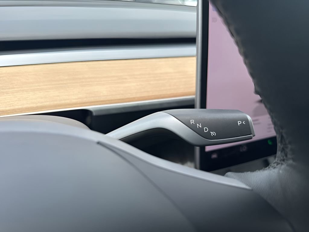 Used 2024 Tesla Model Y Long Range AWD/4WD image 17