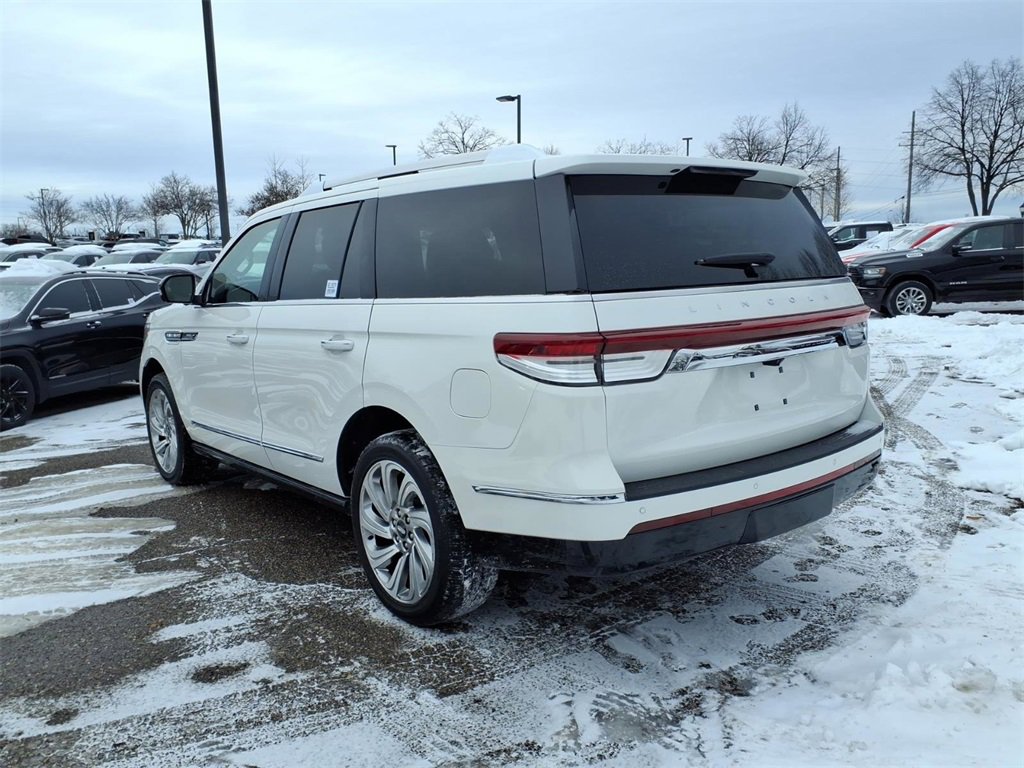 Used 2024 Lincoln Navigator Premiere image 6